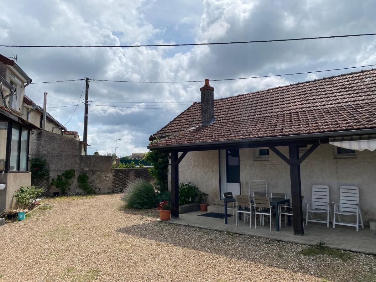 La Petite Maison Villa Toulon-sur-Arroux Екстериор снимка